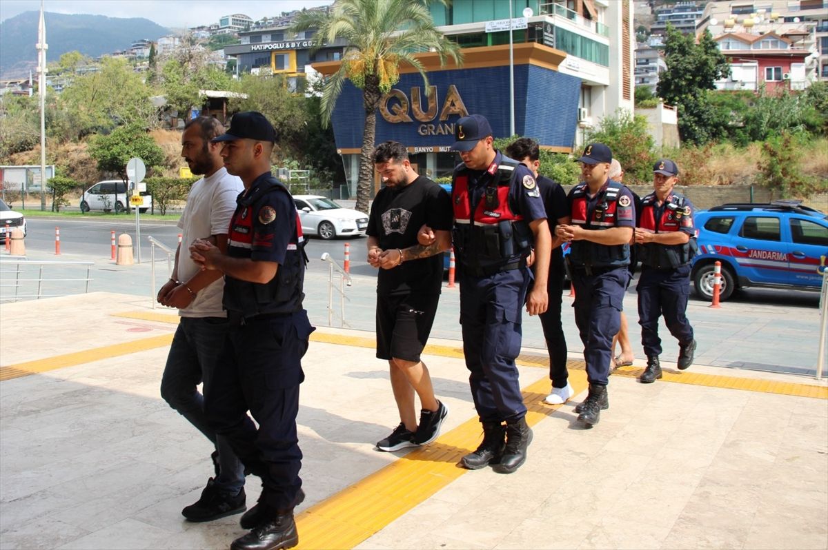 Alanya'da emlakçıya silahlı saldırı: 2 tutuklama