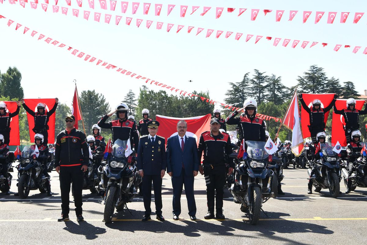 Ankara'da eğitimlerini tamamlayan 67 yunus polisi mezun oldu