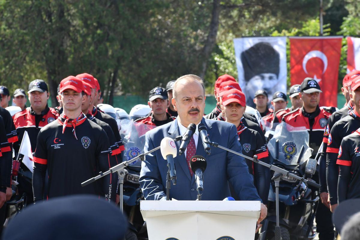 Ankara'da Motosikletli Polis Timleri Mezuniyet Töreni