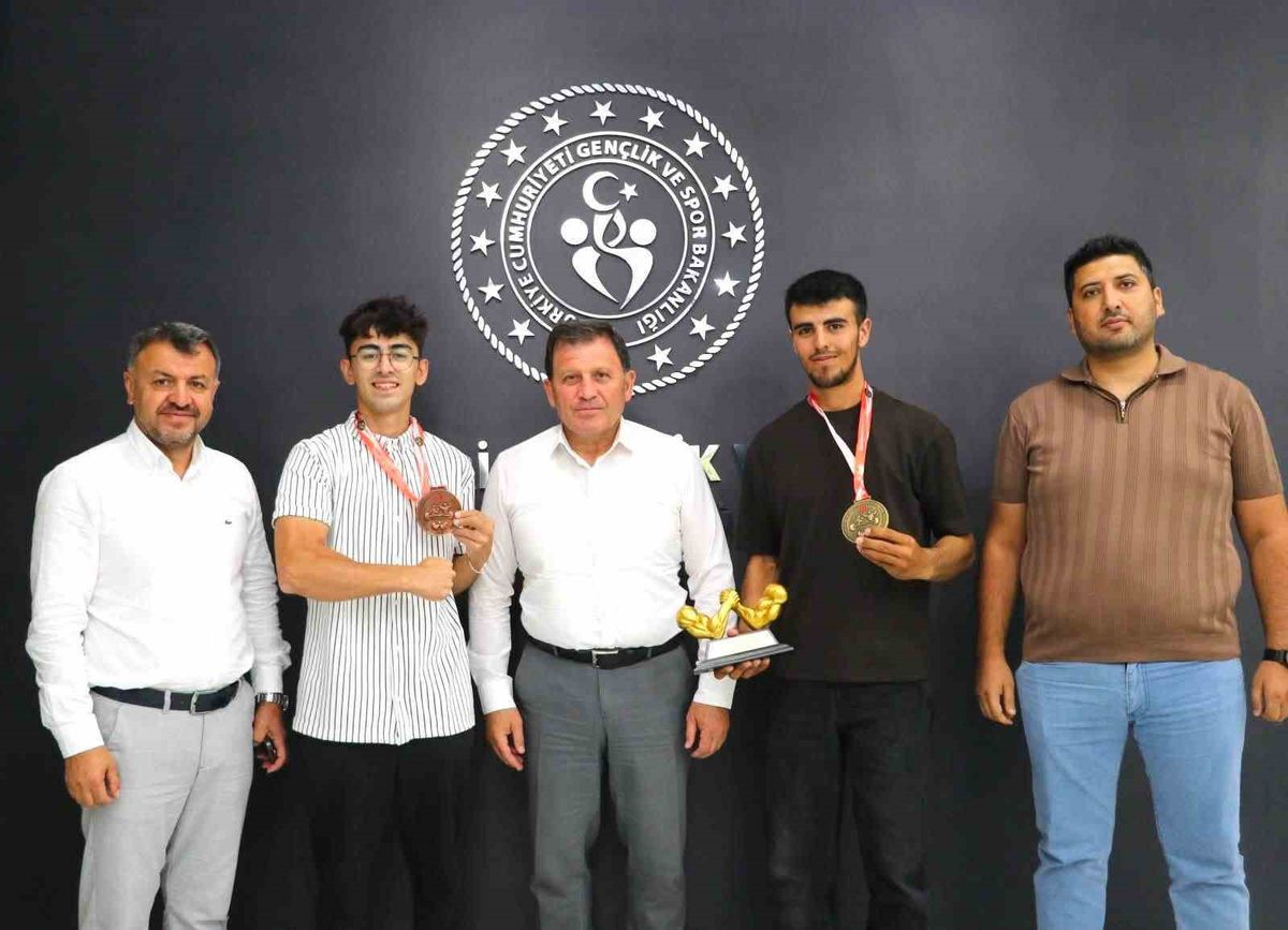 Kayserili Sporcu Halil İbrahim Noğay U23 Bilek Güreşi Türkiye Şampiyonu
