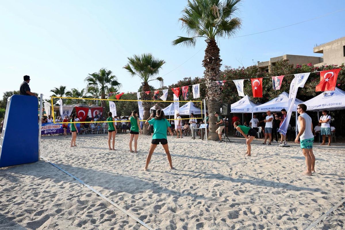 Bodrum'da Plaj Voleybolu Şenliği Sona Erdi