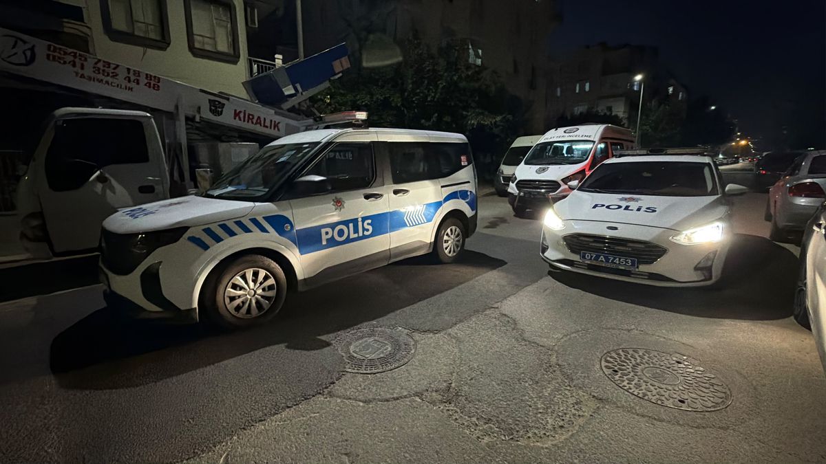 Antalya'da Cadde Üzerinde Rastgele Ateş Açan Şüpheli Yakalandı