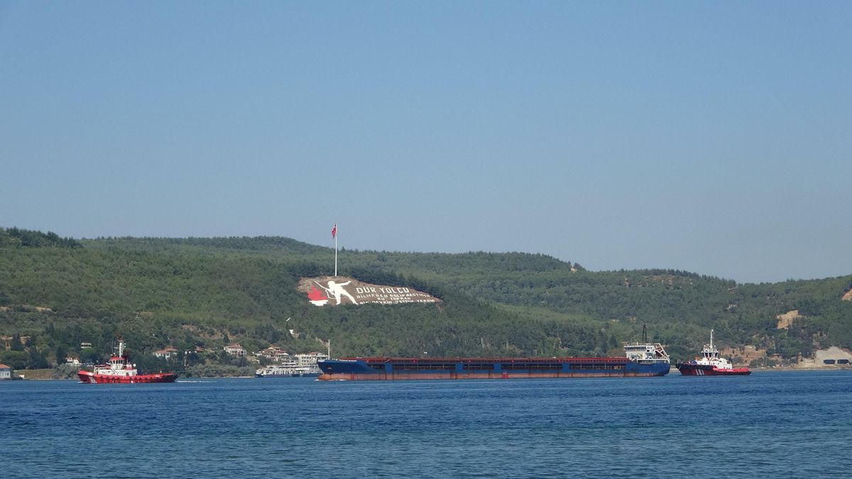 Çanakkale Boğazı'nda Makine Arızası Yapan Gemi Kurtarıldı