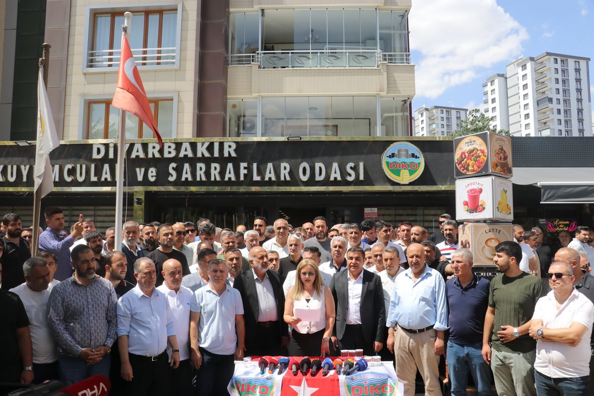 Diyarbakır'da Kuyumcu Esnafından Saldırıya Kepenkli Tepki