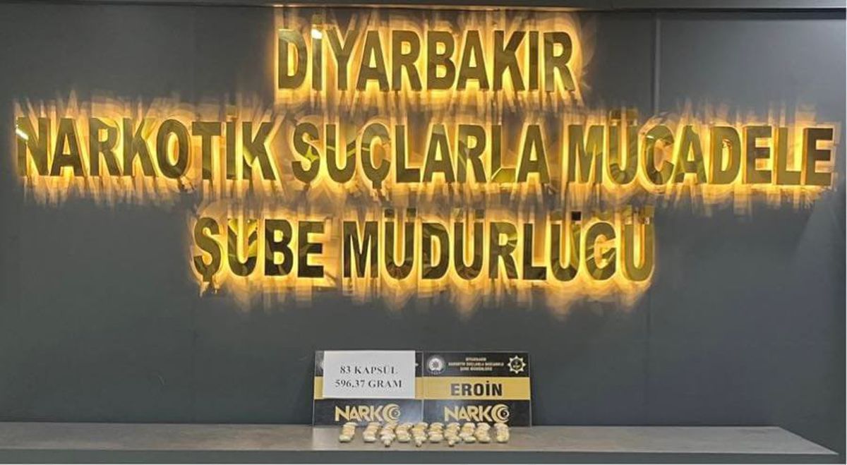 Diyarbakır'da İran uyruklu şahsın iç beden muayenesinde 83 kapsül eroin bulundu
