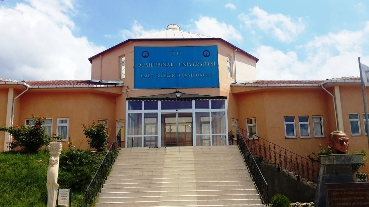 DPÜ Emet MYO'da 5 programın kontenjanı tamamen doldu
