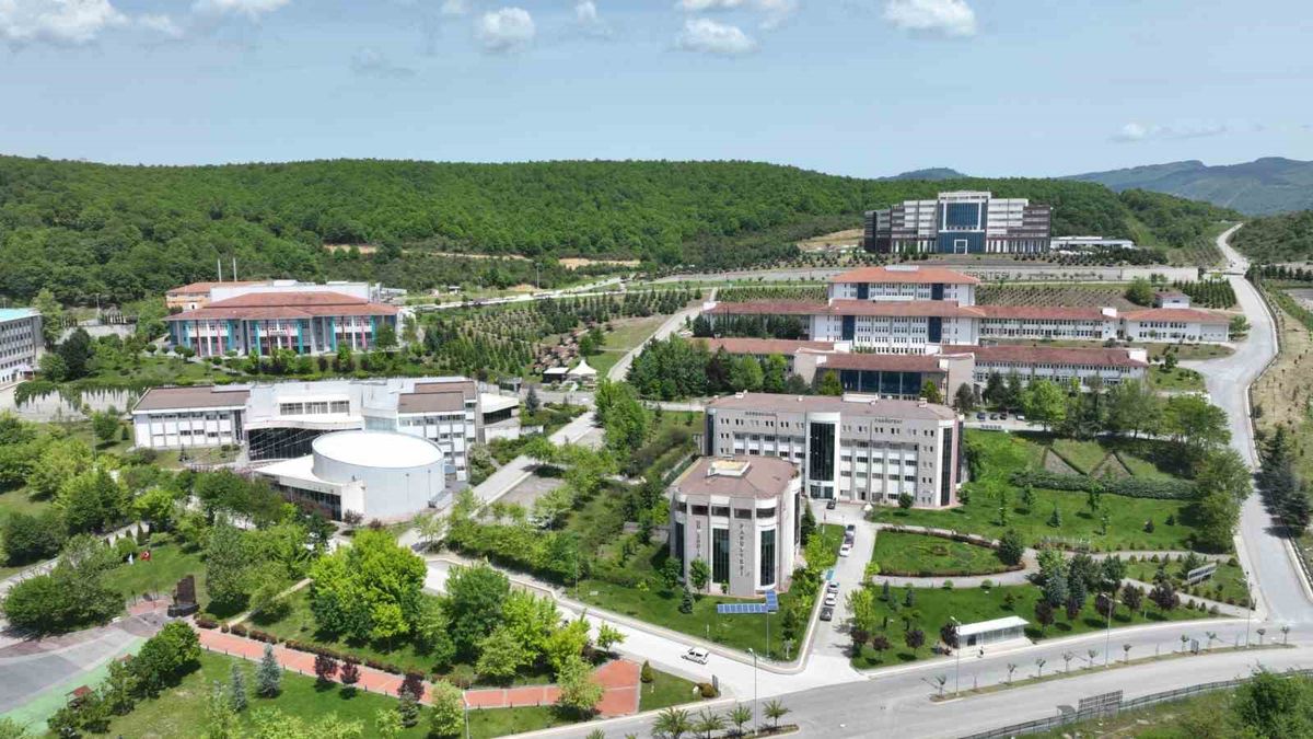 Prof. Dr. Nedim Sözbir, Düzce Üniversitesi Rektörlüğüne Yeniden Atandı