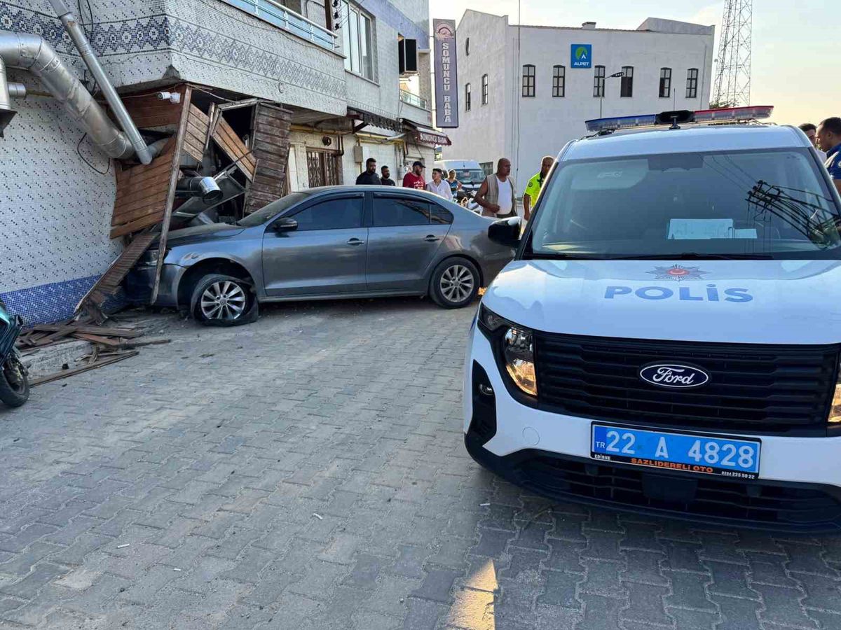 Edirne'de Kaçış Kazayla Bitti: 7 Göçmen Yakalandı