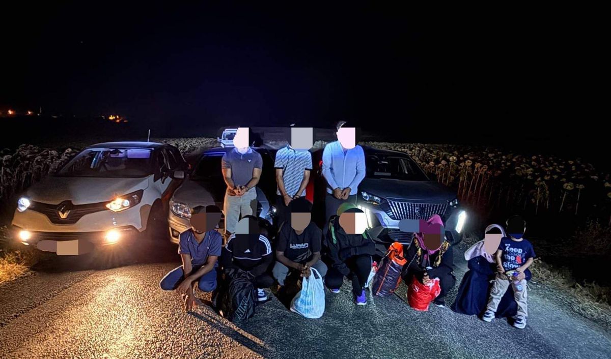 Uzunköprü'de Göçmen Kaçakçılığı Operasyonu: 7 Kaçak Göçmen Yakalandı, 3 Organizatör Gözaltında