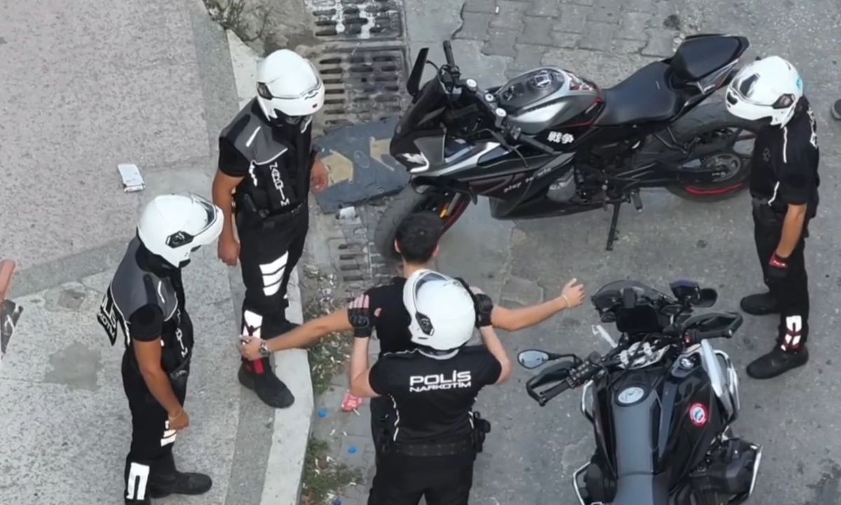 Edirne'de motorlu narkotik polisinden uyuşturucuya karşı etkin mücadele