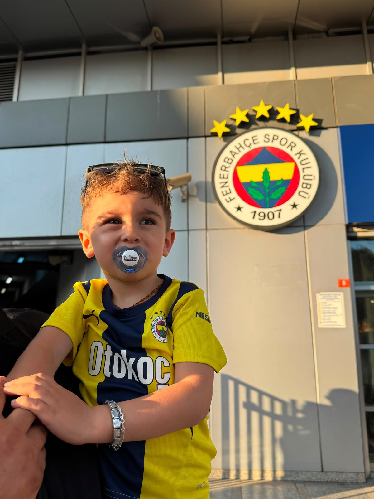 Küçük Fenerbahçeli Göktuğ, Lyon maçında Kadıköy'de