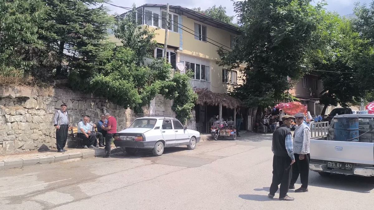 Göksun'da Emekliler Geçim Derdinde: 'Çay 15 Lira, Nasıl İçelim?'
