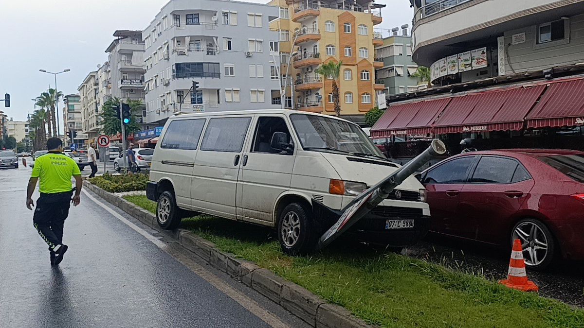 Manavgat'ta Yağmur Kazası Kamerada