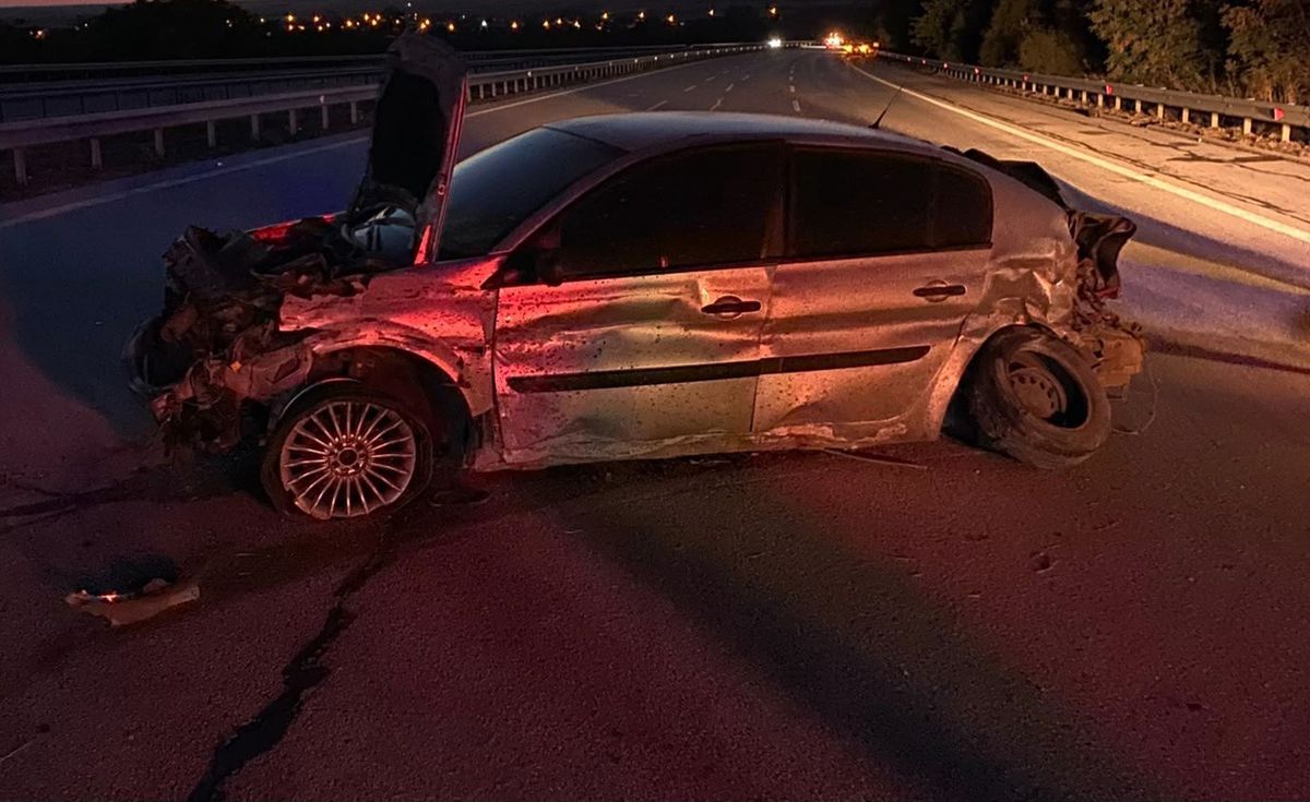 Kırklareli'nde Kaza: Otomobil Bariyerlere Çarptı, Can Kaybı Yok
