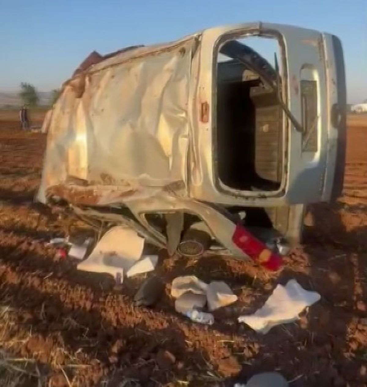 Araban'da Tarlaya Uçan Araçta 2 Yaralı