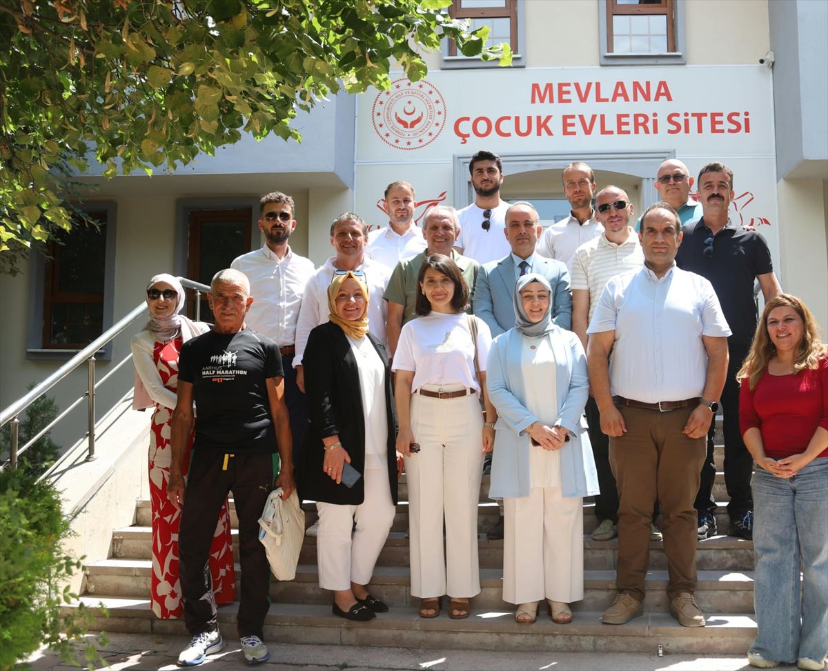 Konya'da milli sporcular çocuklarla buluştu