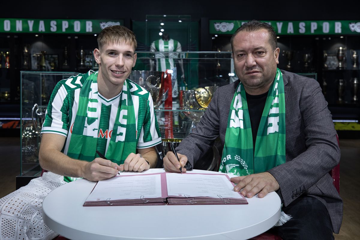 Konyaspor, Macar Rajmund Toth ile 4 yıllık sözleşme imzaladı