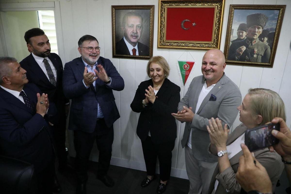 Menderes'te yeni dönem: Başkan vekili Asuman Şen görevi devraldı