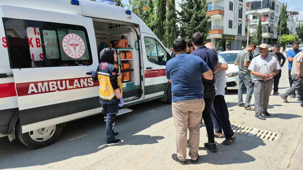 Adıyaman'da Motosiklet-Minibüs Çarpışması: 2 Yaralı