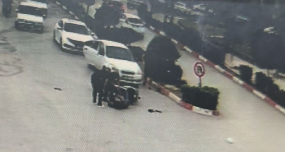 Kadirli'de Motosiklet ile Otomobil Çarpıştı: Sürücü Yaralandı