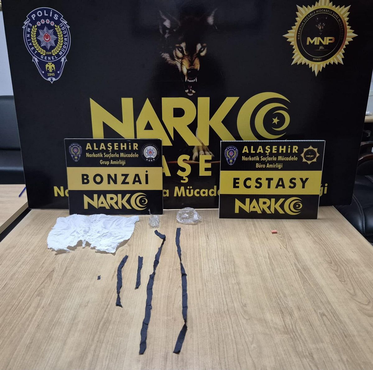 Alaşehir'de Uyuşturucu Operasyonu: 2 Bin 90 İçimlik Sentetik Kannabinoid Ele Geçirildi