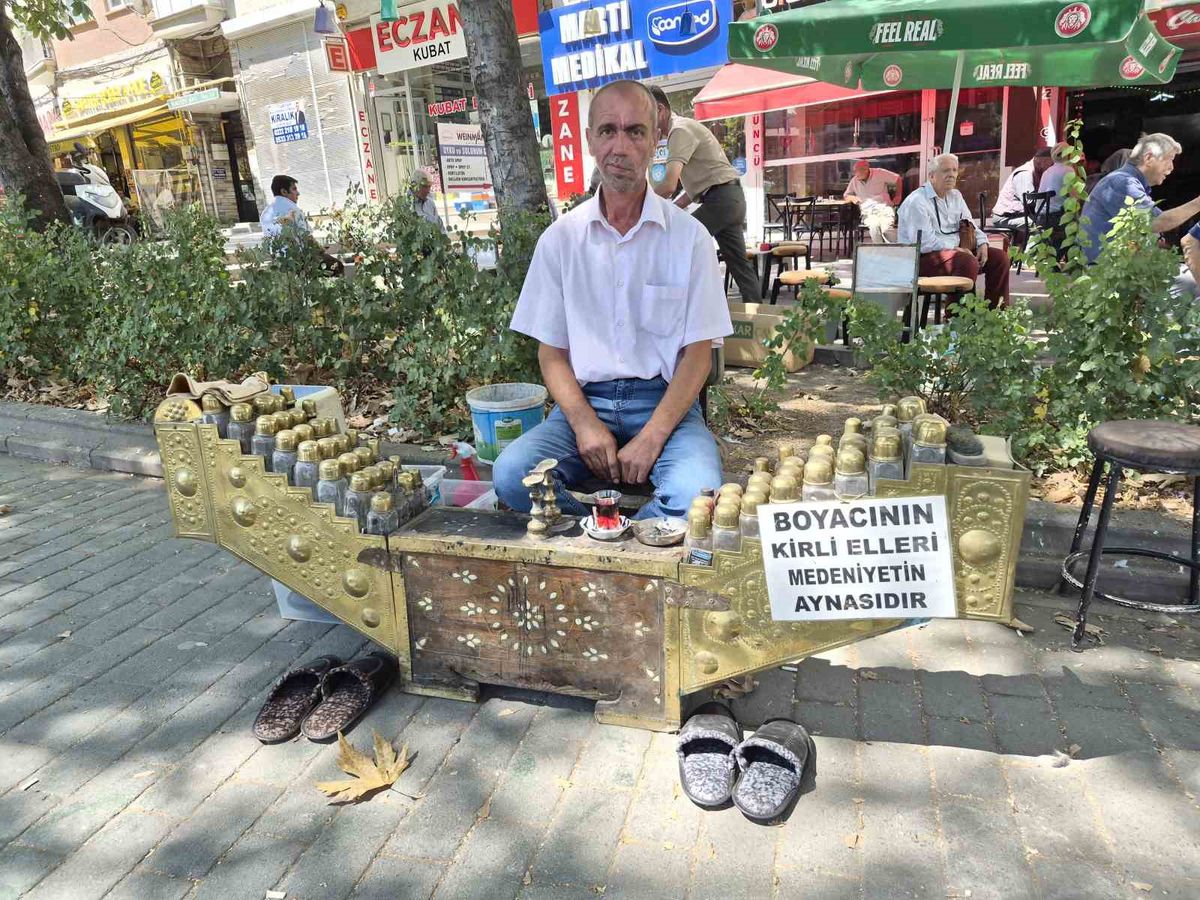 Boyacının Kirli Elleri Medeniyetin Aynasıdır