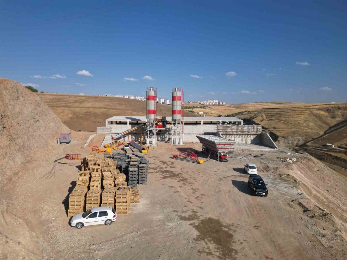 Siirt'te Beton Santrali ve Parke Taşı Tesisi Kuruluyor