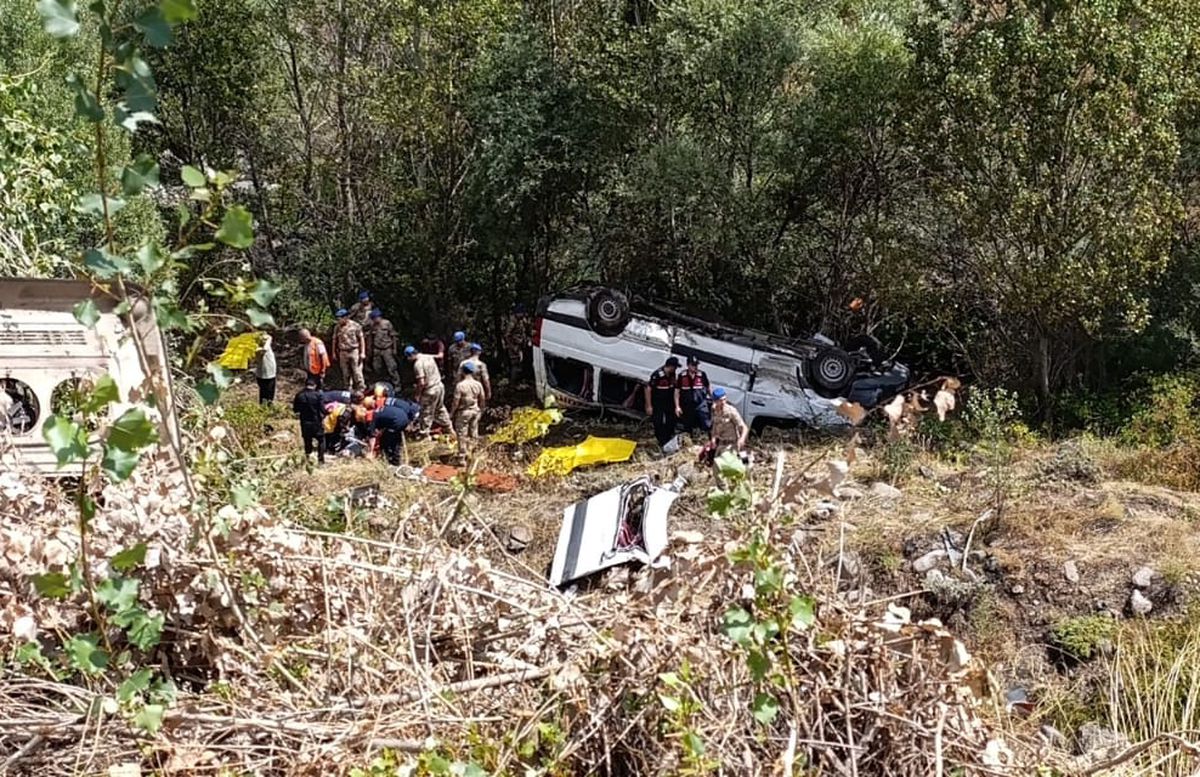Suşehri'nde Minibüs Kazası: 4 Ölü, 10 Yaralı