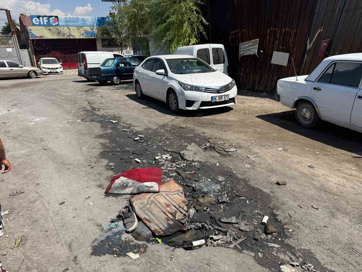 Eskişehir'de Sanayi Sitesinde Çöküntü ve Atıklar Yolu Kapattı