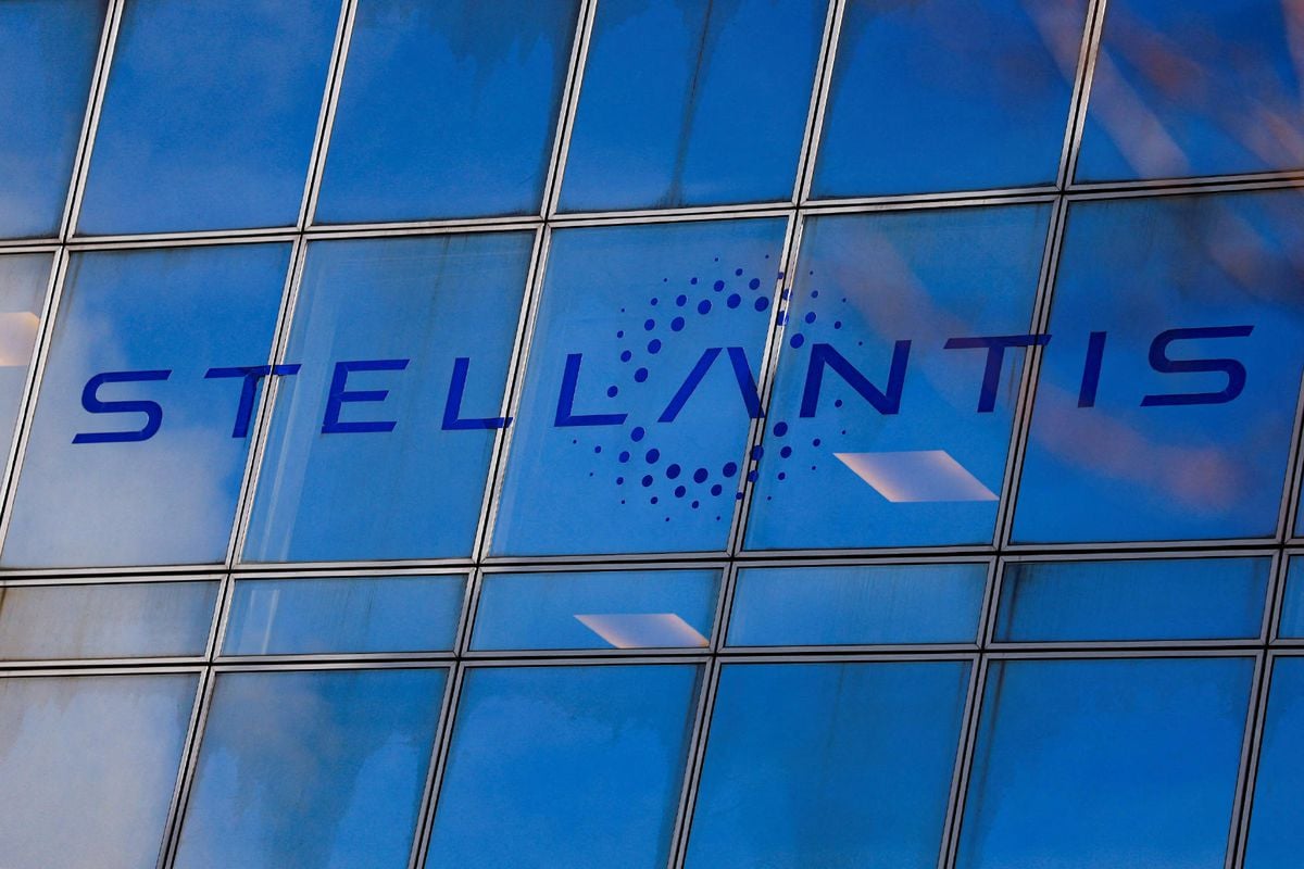 Stellantis'ten 955 bin araca geri çağrı: Geri görüş kamerası yazılım hatası
