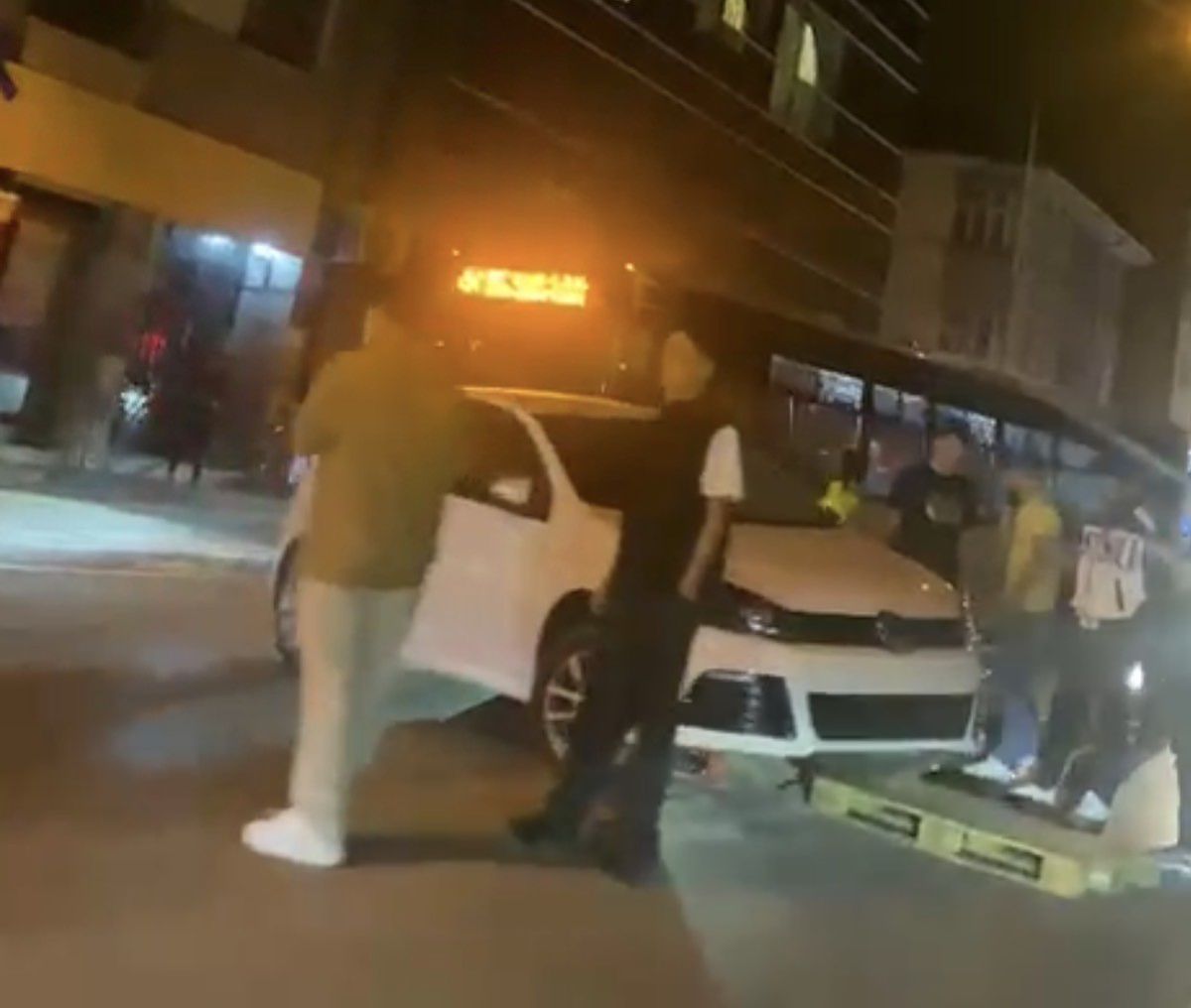 Eskişehir'de Otomobil Mantar Dubalara Çıktı: Askıda Kaldı