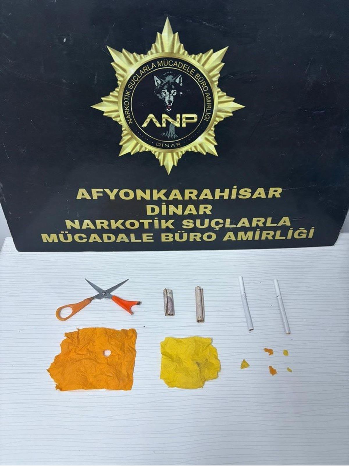 Dinar'da Peçeteye Emdirilmiş Uyuşturucu Operasyonu: 2 Tutuklama