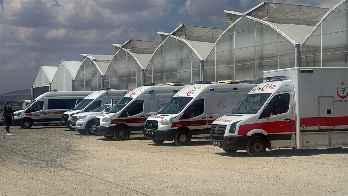 Serada ilaç zehirlenmesi: 24 işçi hastaneye kaldırıldı