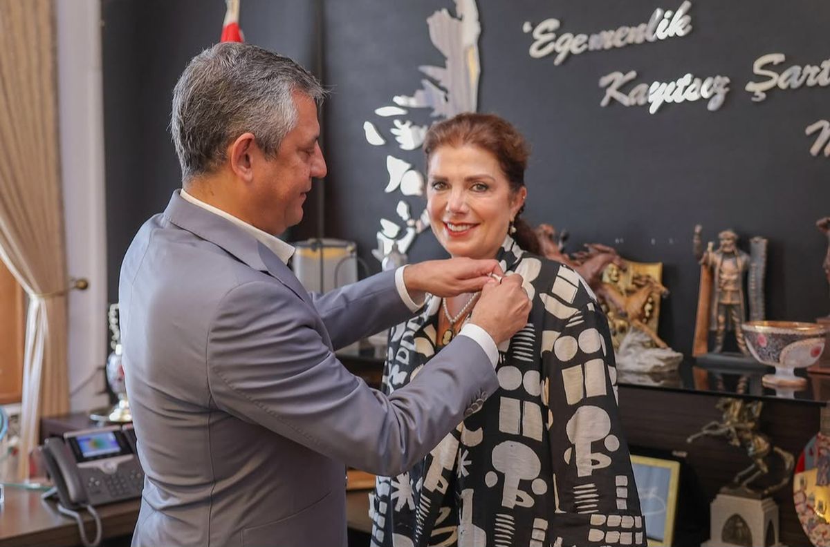 Nilüfer Kışlalı, YENİ Parti'ye katıldı