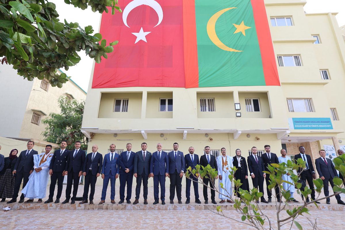 Bakan Işıkhan Moritanya'da Maarif Vakfı Okulunu Ziyaret Etti
