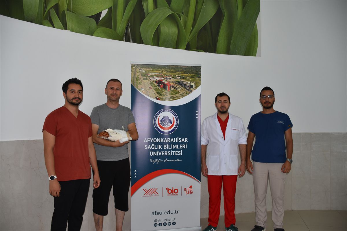 12 Saatlik Ameliyatla Kopan Bilek Kurtarıldı