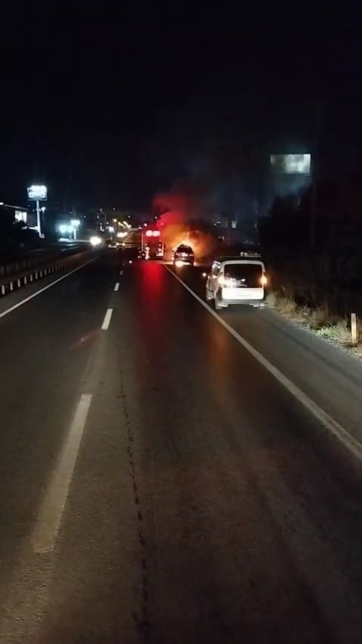 Bursa'da Seyir Halindeki Lüks Cip Yandı