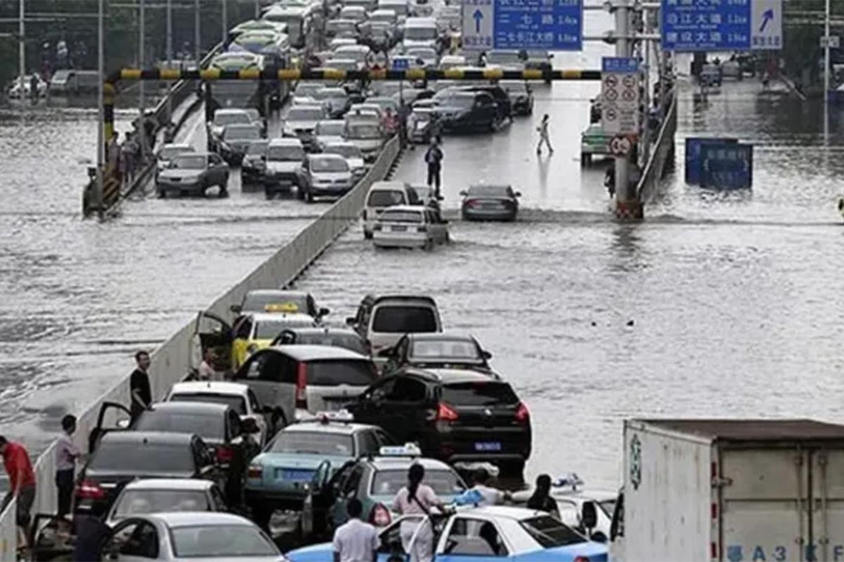 Çin'de sel ve toprak kayması: 10 ölü, 21 bin tahliye