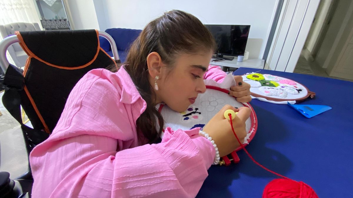Doktorlar 'Aldırın' Dediler, O Hayata Tutundu: Punch Nakışında Usta Oldu