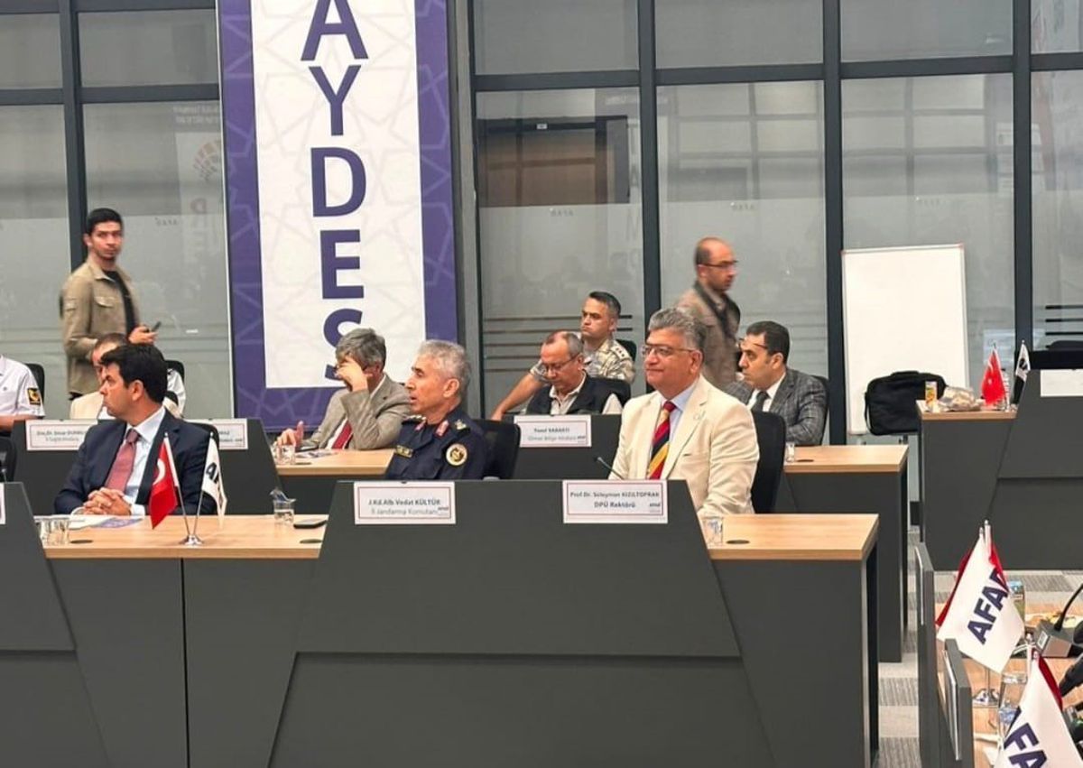 DPÜ Rektörü Kızıltoprak Afet Risk Azaltma Toplantısına Katıldı
