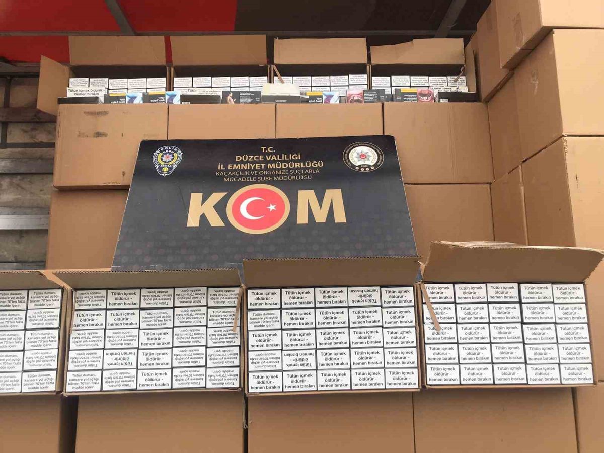 Düzce'de kaçakçılık operasyonu: 5 bin makaron ve bin 500 paket kaçak sigara ele geçirildi