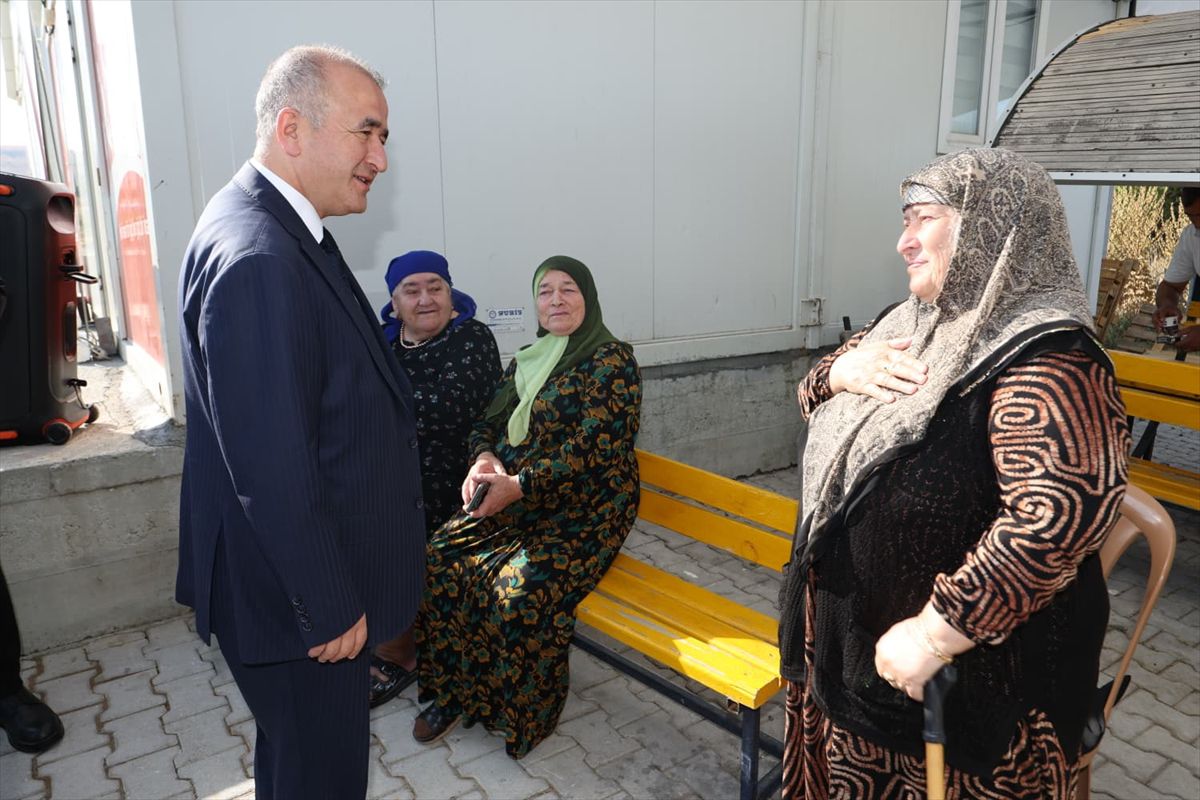 72 Ahıska Türkü Aile Ahlat'a Uğurlandı
