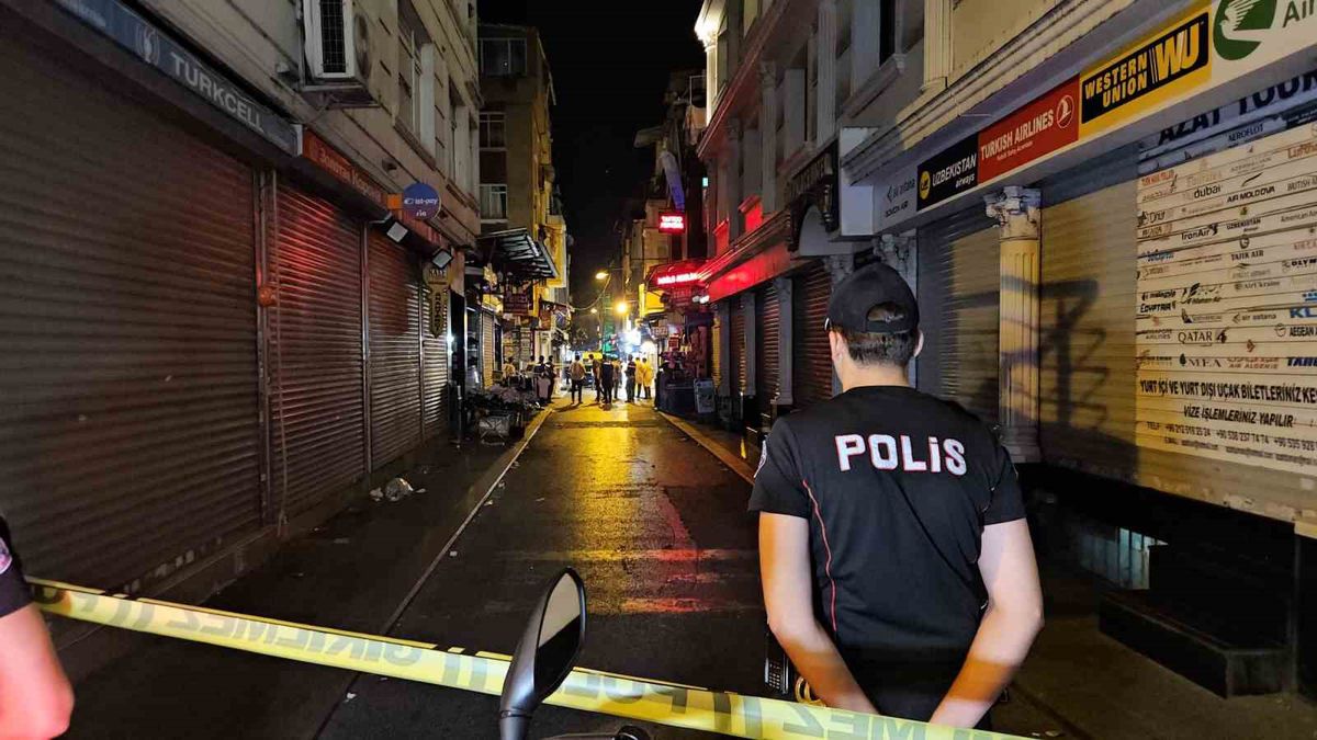 Fatih'te esnaf kavgası kanlı bitti: 1 ölü, 1 yaralı
