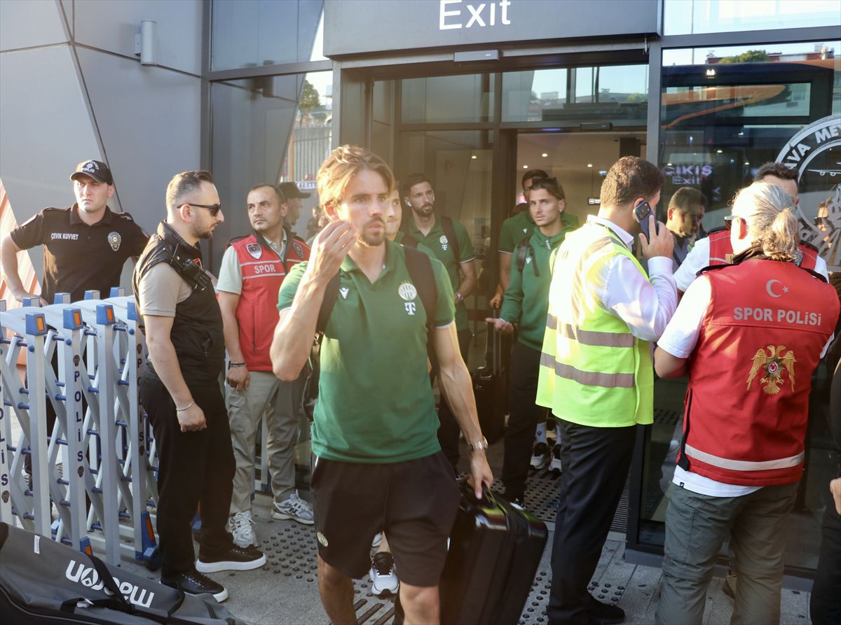 Ferencvaros kafilesi, Trabzon'a geldi