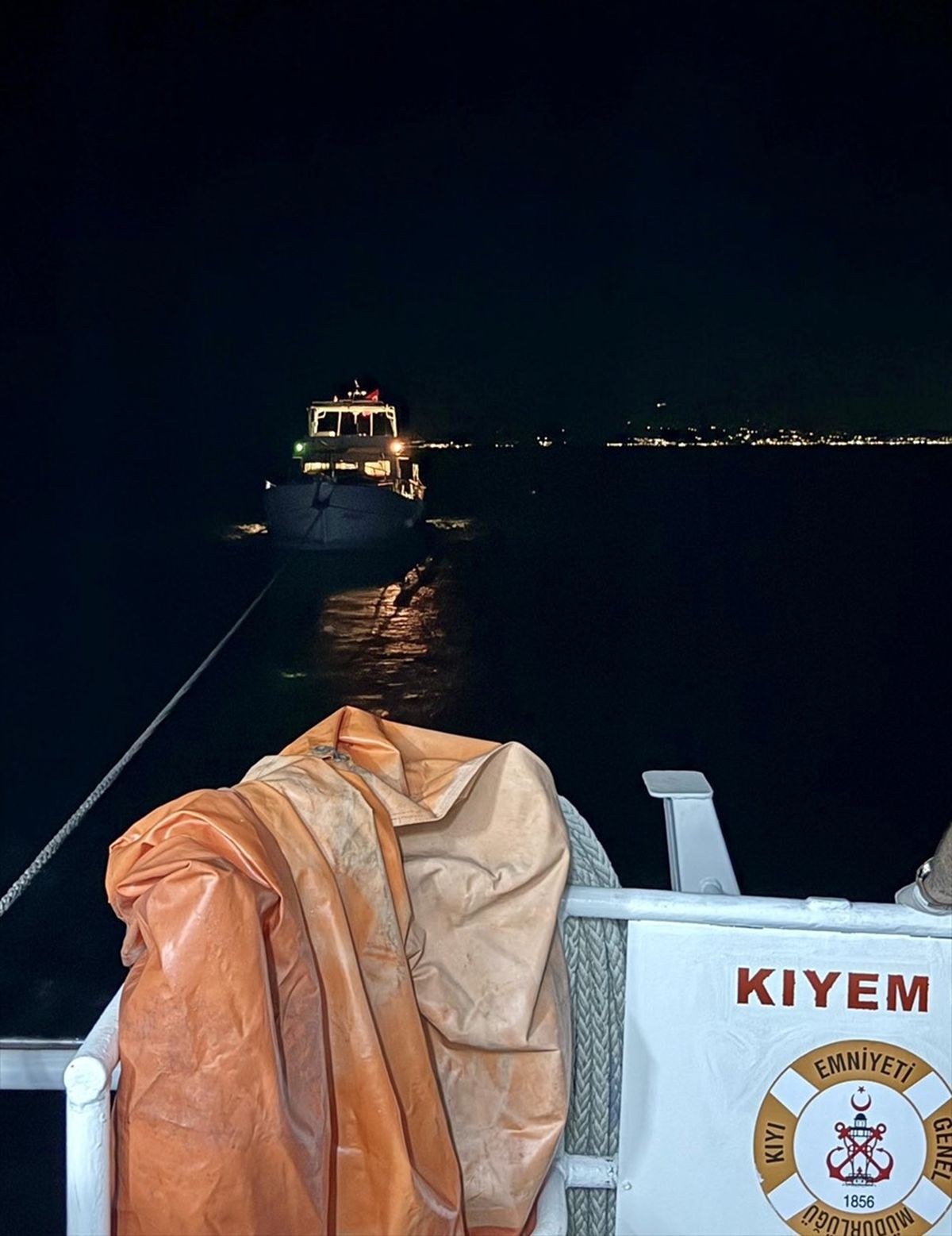 Fethiye'de sürüklenen teknedeki 9 kişi kurtarıldı