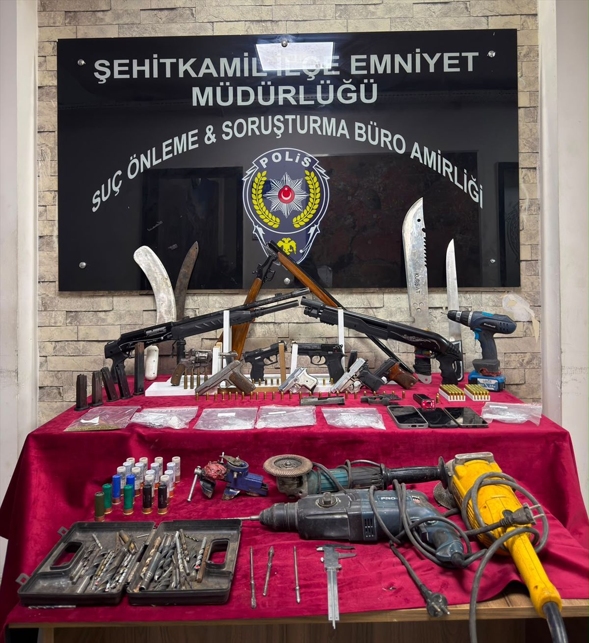 Gaziantep'te silah operasyonu: Firari hükümlü yakalandı