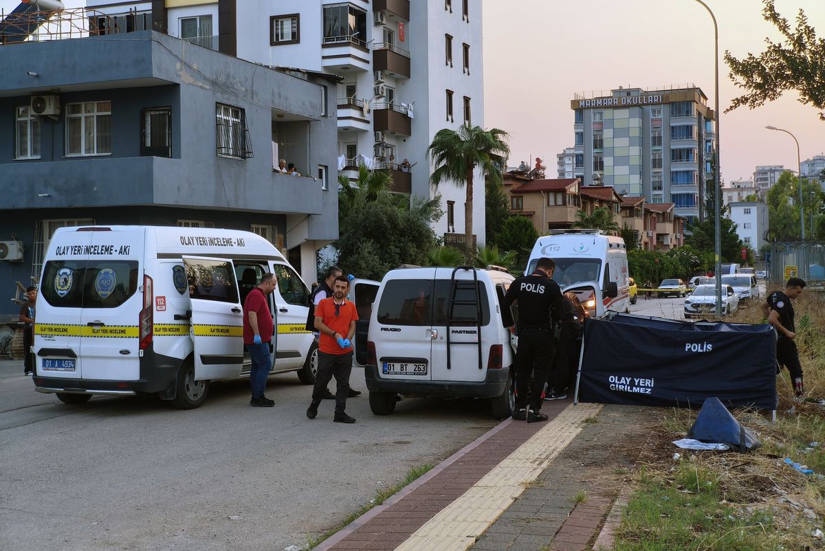 Adana'da kanlı alacak-verecek kavgası: 2 ölü, 1 ağır yaralı