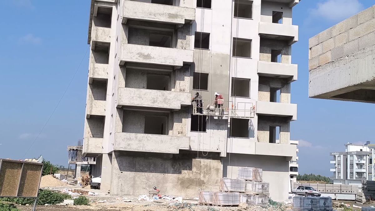 Emekliler Geçinemiyor: İnşaatlarda Çalışmak Zorundalar