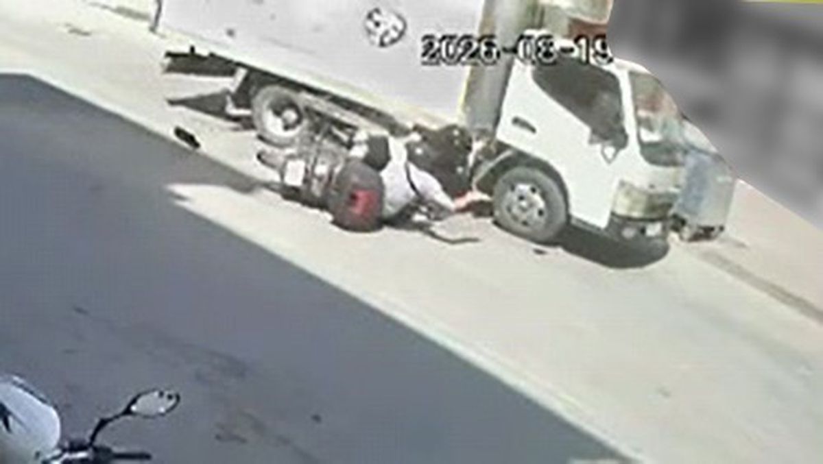 İnegöl'de motosiklet-kamyonet çarpışması: 2 yaralı