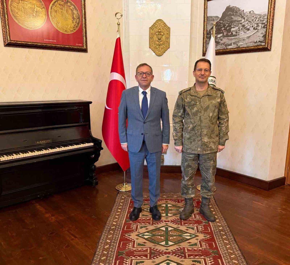 Tuğgeneral Kadir Çelik, Kars Valisi Ziya Polat'ı Ziyaret Etti